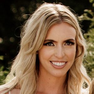 Alyssa-headshot-300x300.jpeg